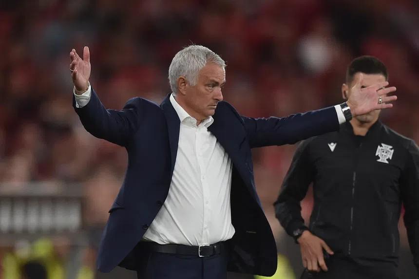 本菲卡主帅, 进行投诉 本菲卡主帅, 进行投诉