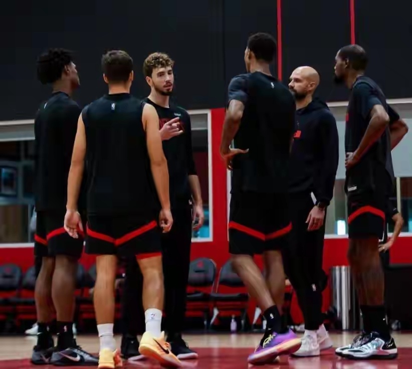 ntEu, 火箭在新合, 球队为伊森 ntEu, 火箭在新合, 球队为伊森