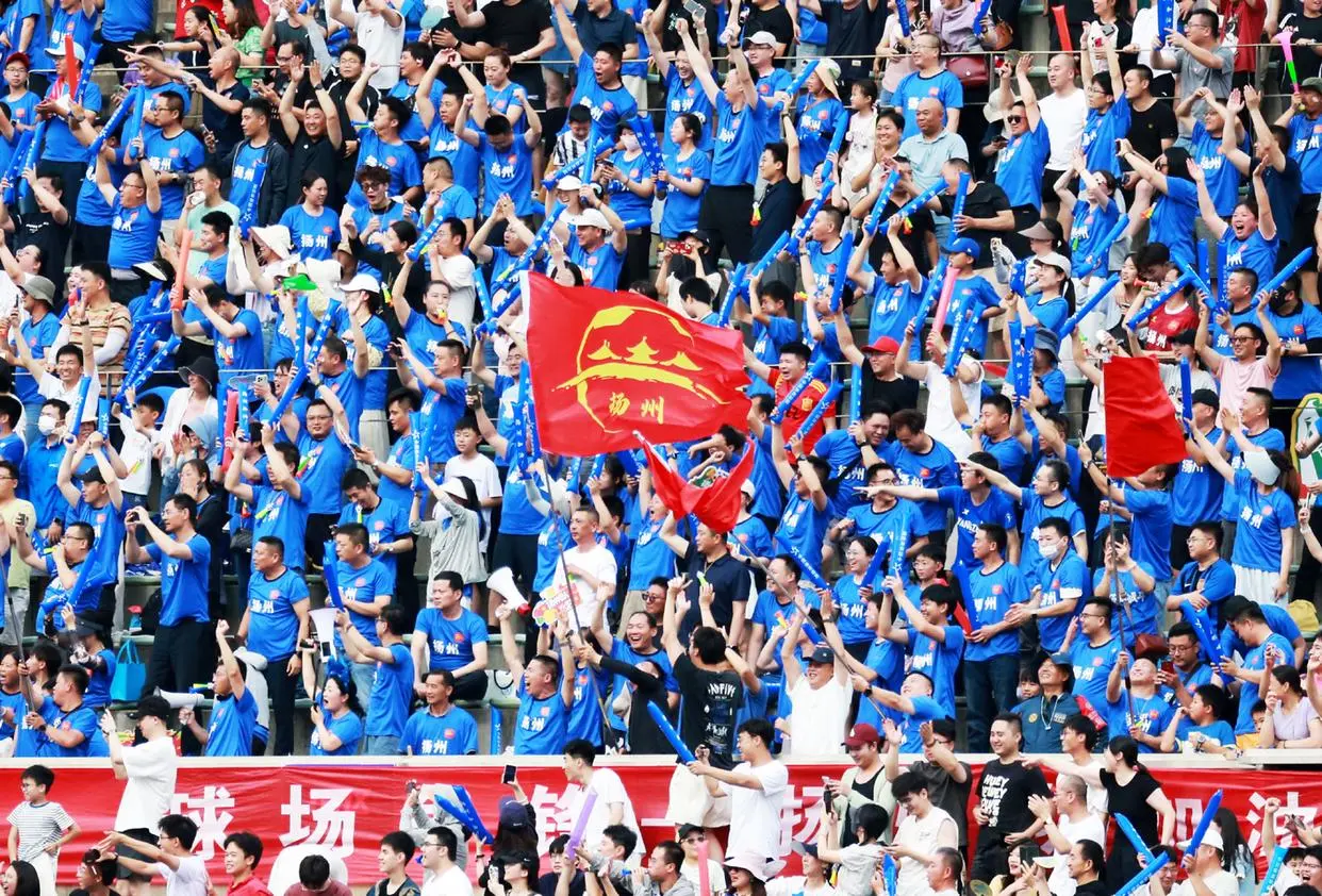 联赛, 国足几乎也